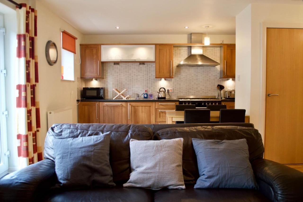 Modern 2 Bedroom City Centre Flat เอดินบะระ ภายนอก รูปภาพ