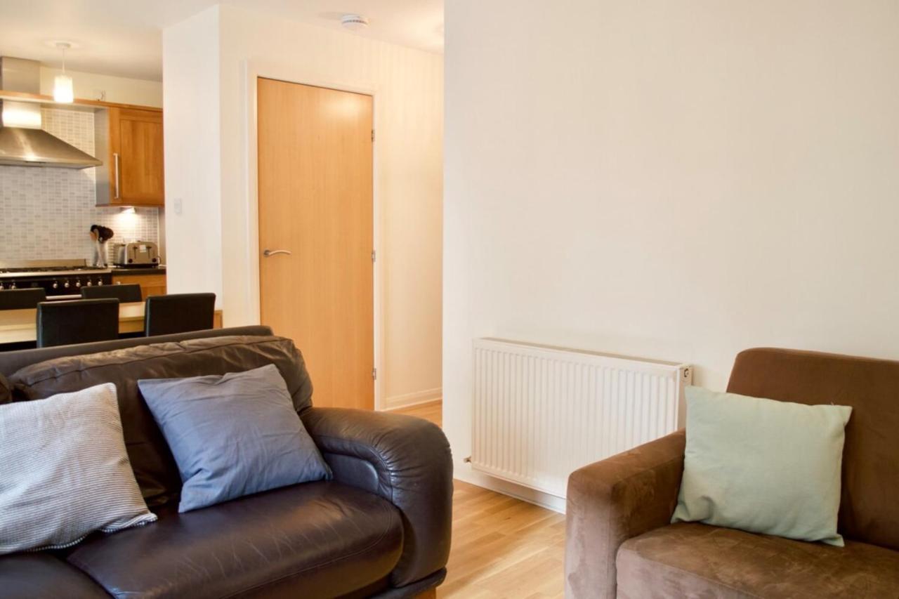 Modern 2 Bedroom City Centre Flat เอดินบะระ ภายนอก รูปภาพ
