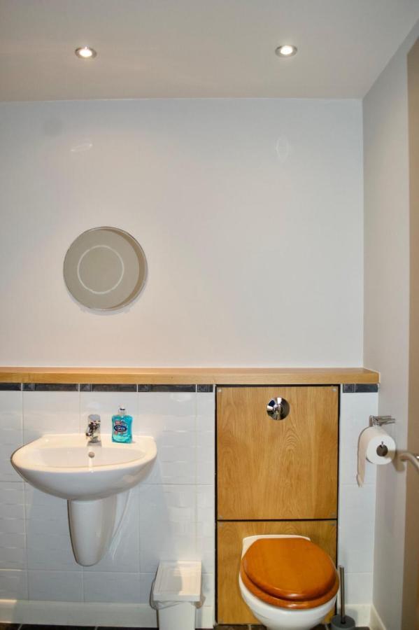 Modern 2 Bedroom City Centre Flat เอดินบะระ ภายนอก รูปภาพ